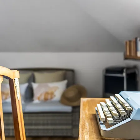 Piedade By Homie Canhas